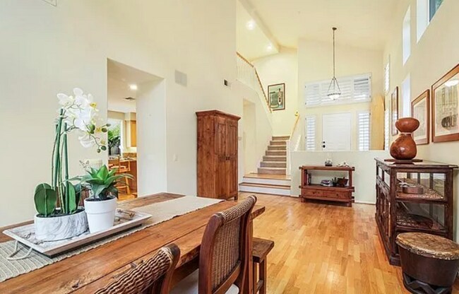 Building Photo - 43 Chapital