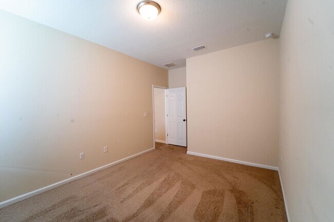 Building Photo - 543 Aventurine Ave