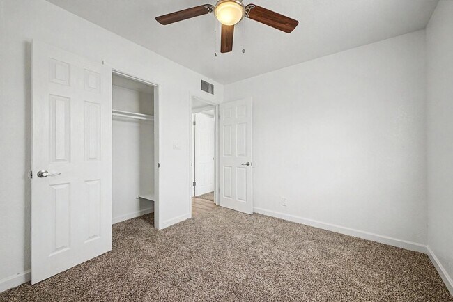 Building Photo - 3519 W Orchid Ln