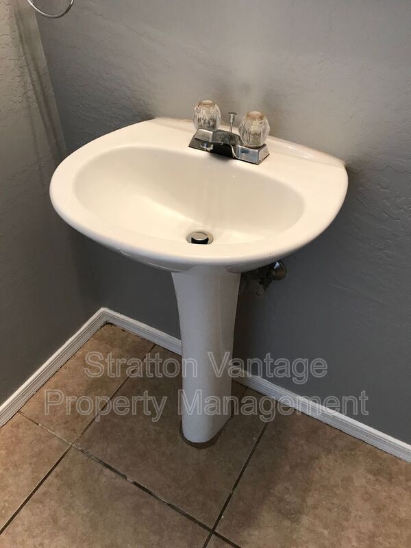 Building Photo - 12525 W Rosewood Ln