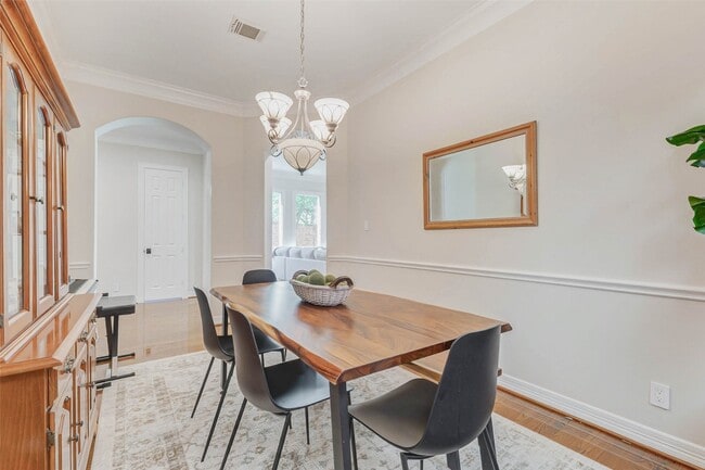 Building Photo - 2828 W Holcombe Blvd