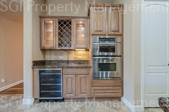 Building Photo - LUXURY 5 BEDROOM VISTANCIA BASEMENT HOME!