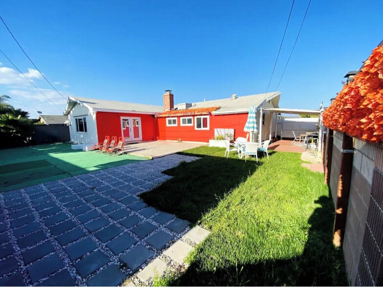 Building Photo - 8871 Belmont St