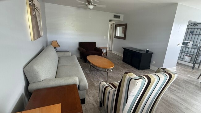 Building Photo - 21 Markham A