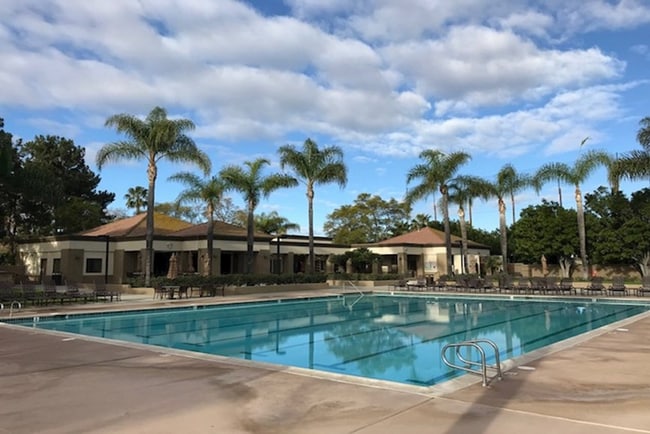 Building Photo - Stunning Two-Story 3 Bedroom, 2.5 Bath Home in the Heart of Eastlake Greens!