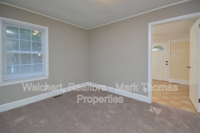 Building Photo - 721 Peyton Ave