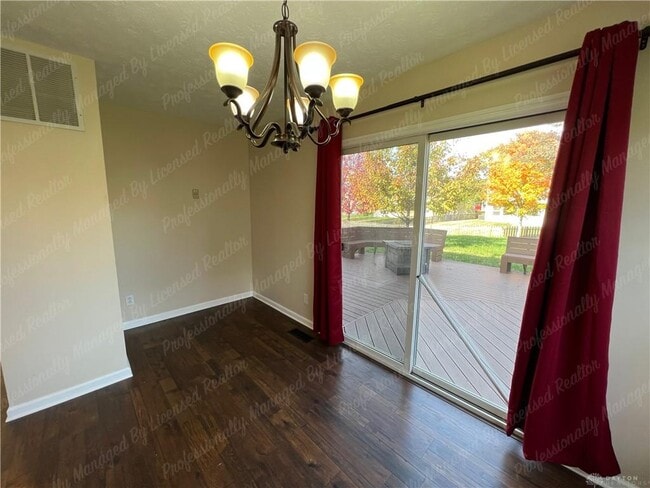 Building Photo - 1131 Windsong Trail
