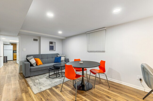 Building Photo - 3017 Pearl St