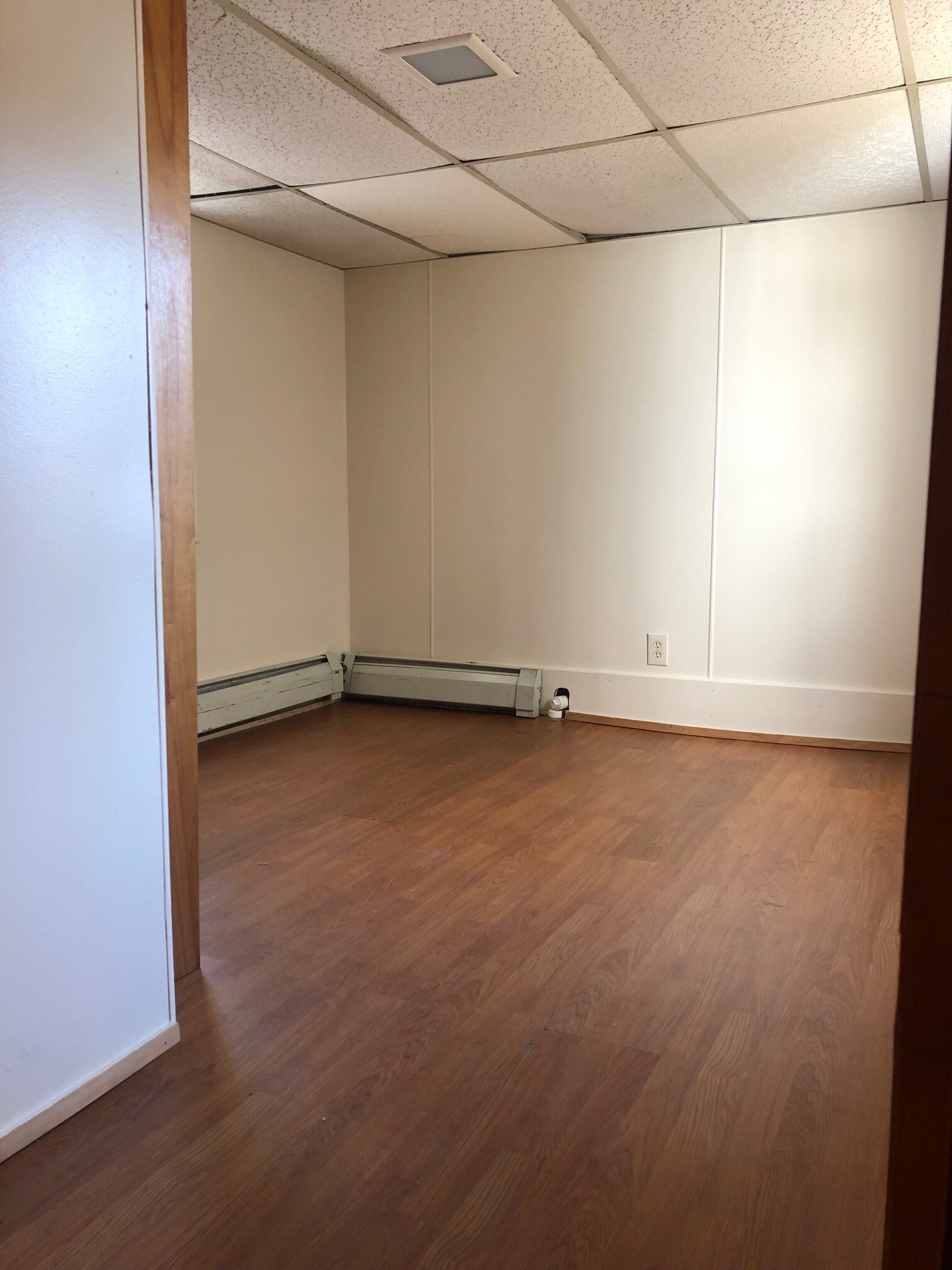 Bedroom - 914 w walnut st