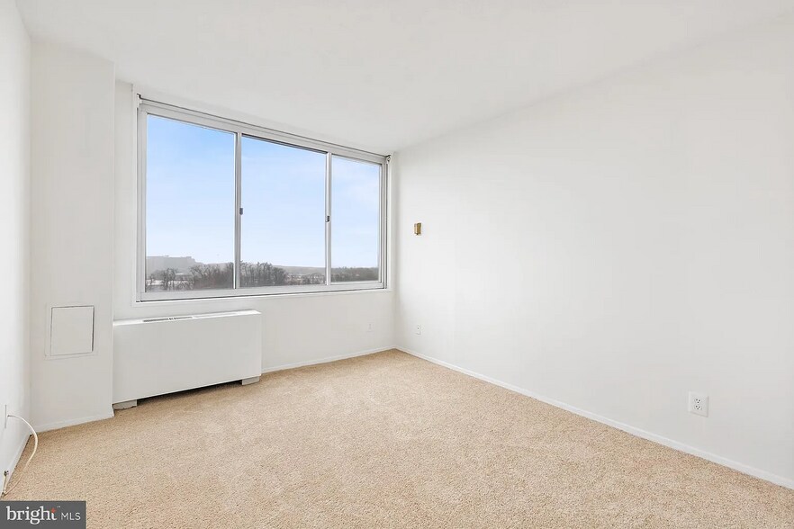 Building Photo - 11801 Rockville Pike