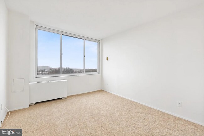 Building Photo - 11801 Rockville Pike