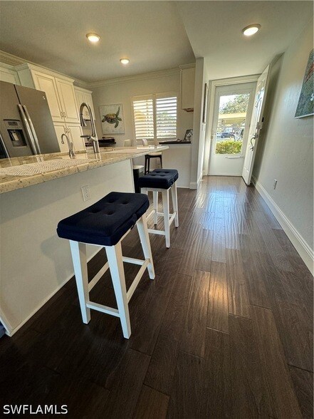 Building Photo - 5975 Bloomfield Cir