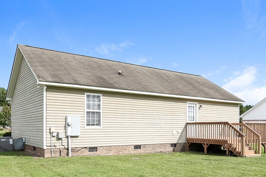 Building Photo - 164 Clearwater Dr