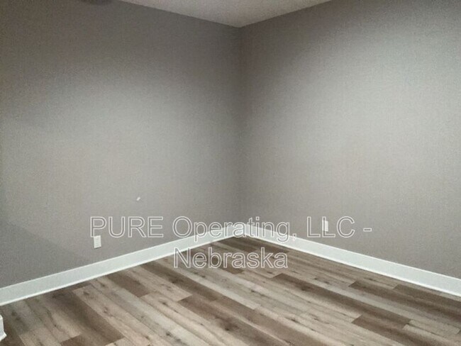 Building Photo - 11910 S 112th St