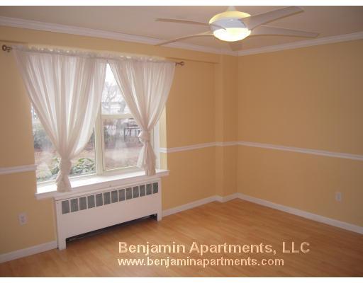 Building Photo - 145 Pinckney St