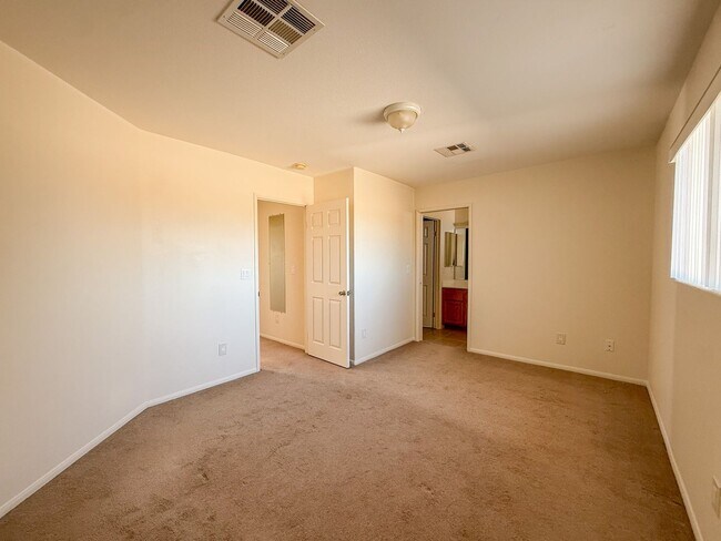 Building Photo - 29 Palms Home