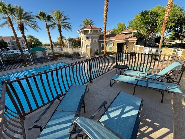 Building Photo - Fantastic 2Bed/2Bath Condo in Southwest Area