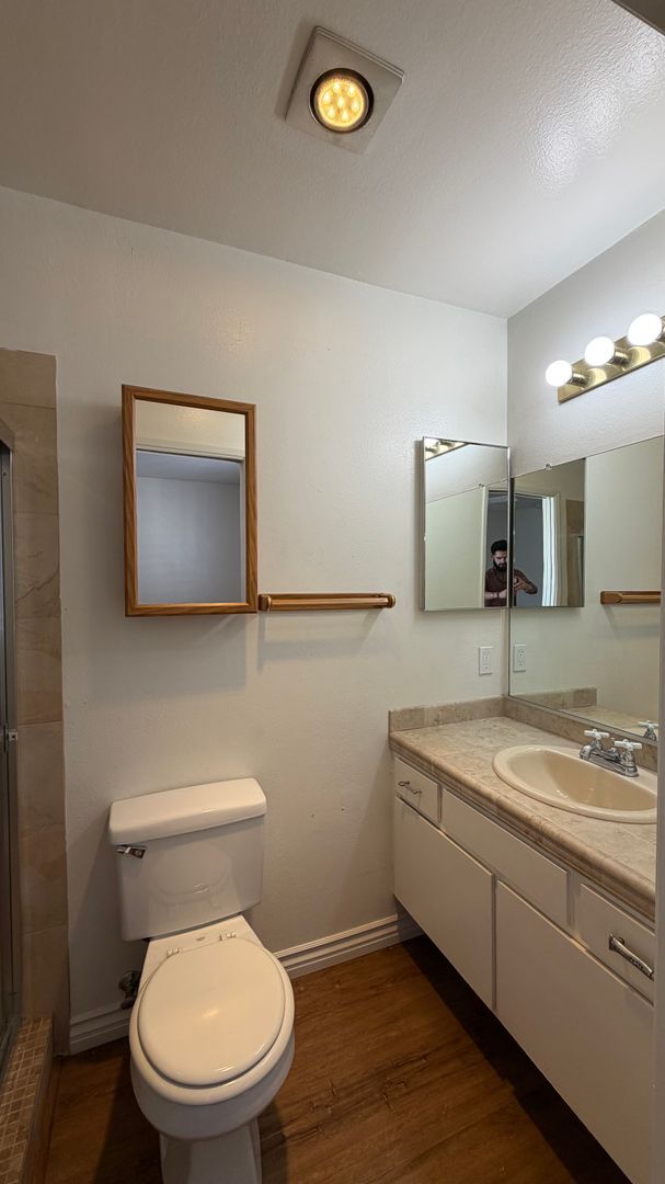 Building Photo - DESIRABLE TWO BEDROOM TWO BATH HOME IN STUDIO CITY
