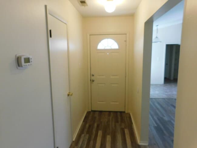 Building Photo - Home located in the heart of Havelock!