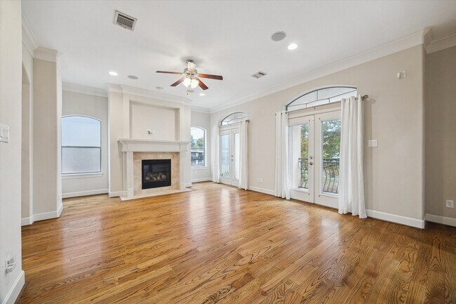 Building Photo - 607 Oakley St