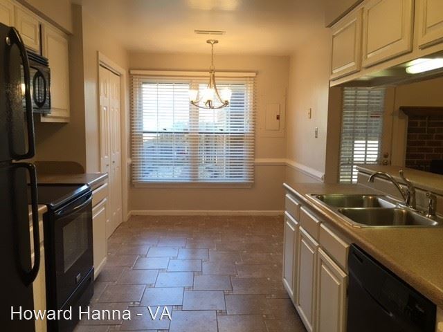 Building Photo - 3 br, 2.5 bath House - 1016 Colonial Meado...