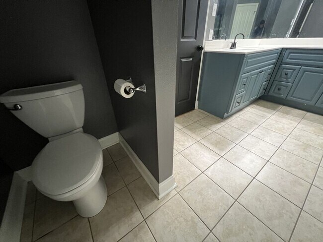 Building Photo - Must See! 2 BR 2 BA condominium located in...