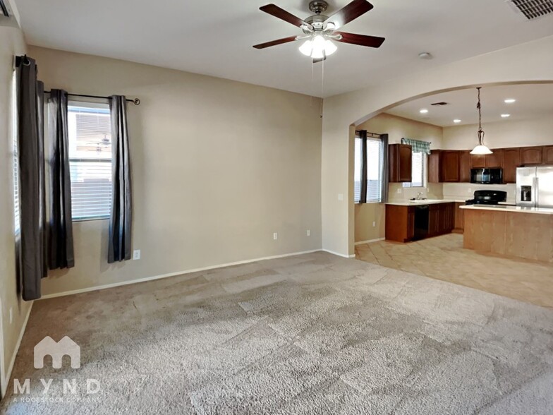 Building Photo - 12533 E Red Canyon Pl