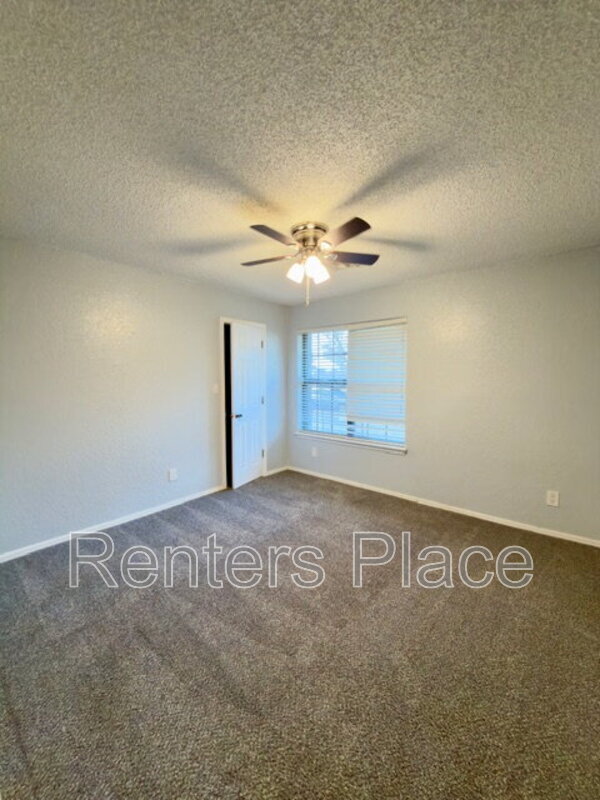 Building Photo - 6824 E 95th St