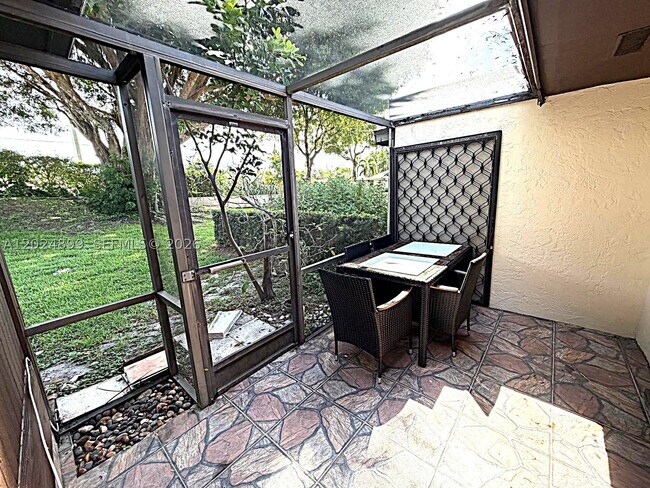 Building Photo - 6620 Tiburon Cir