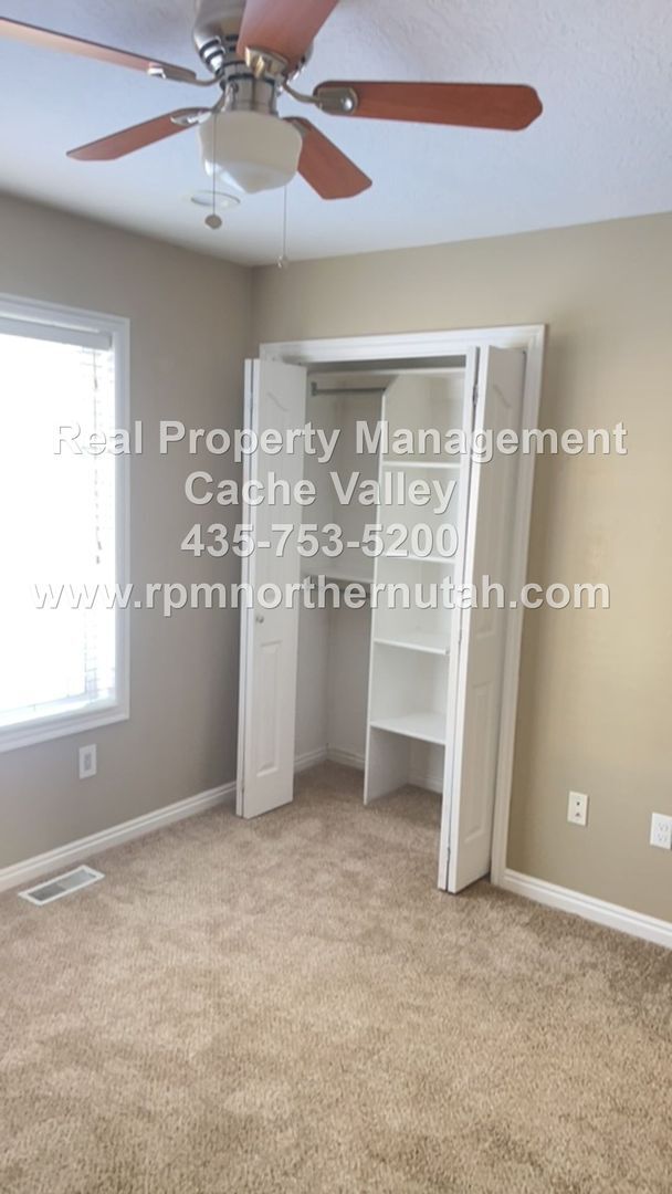 Building Photo - Beautiful 6 bedroom home available for immediate move in!