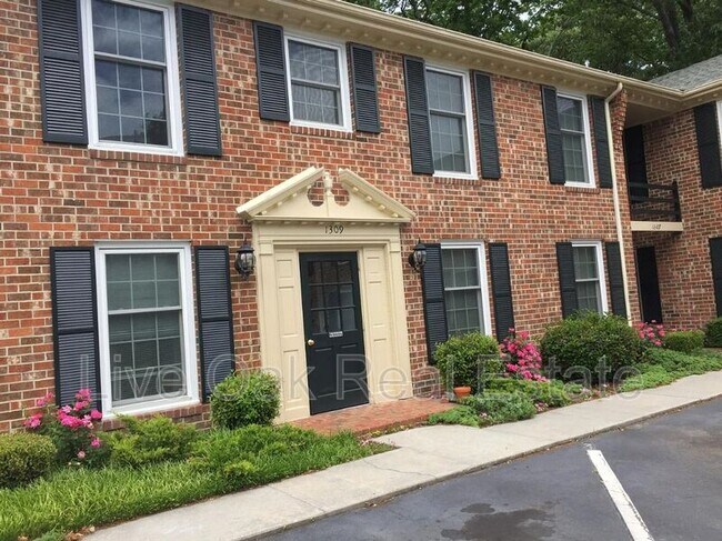 Primary Photo - 1309 Cypress Ave