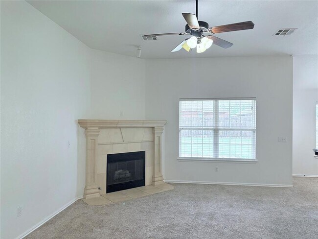 Building Photo - 1429 Deer Chase Dr