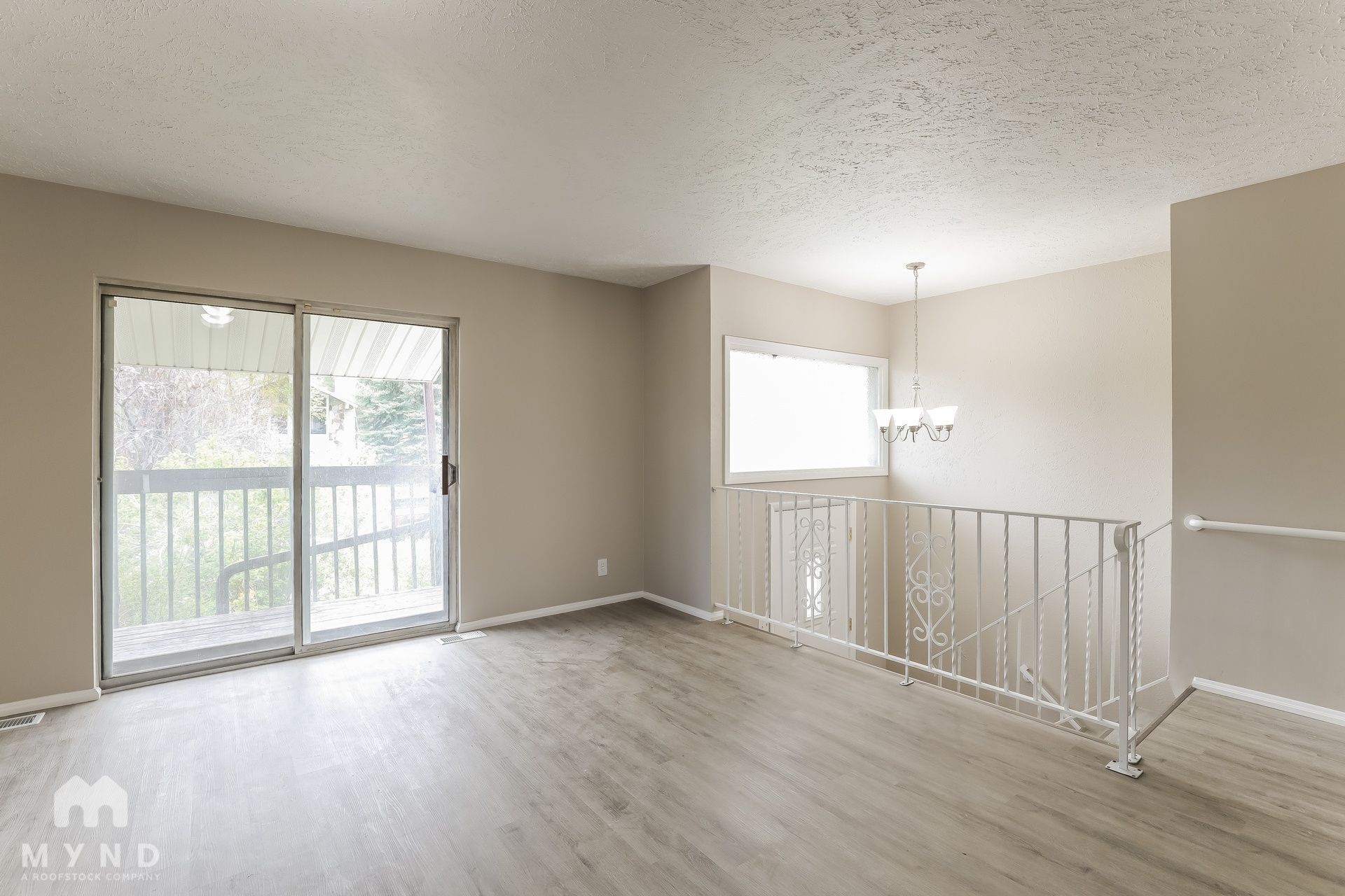 Building Photo - 2460 Woodthrush Dr