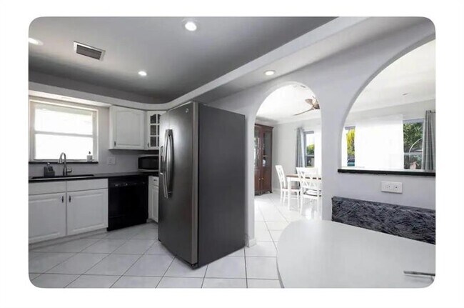 Building Photo - 536 NW 43rd St