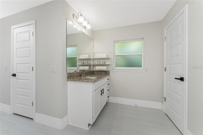 Building Photo - 22497 Vale Ave