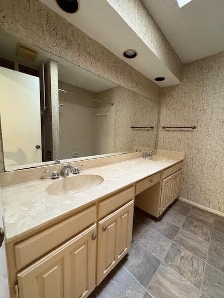 Building Photo - 5205 Rustle Leaf Dr