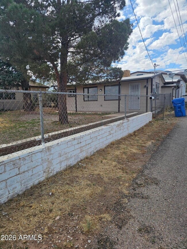 Building Photo - 872 AZ-92