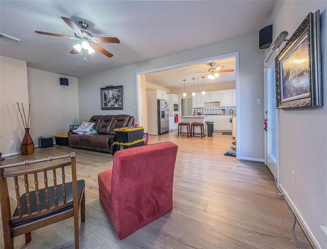 Building Photo - 3418 Shadowfern Dr