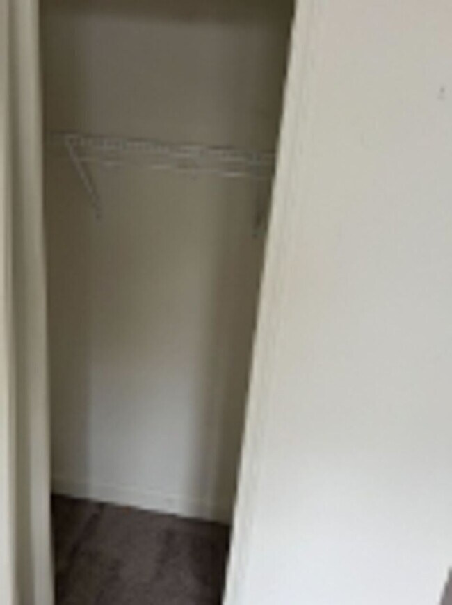 Building Photo - 1047 Broadway