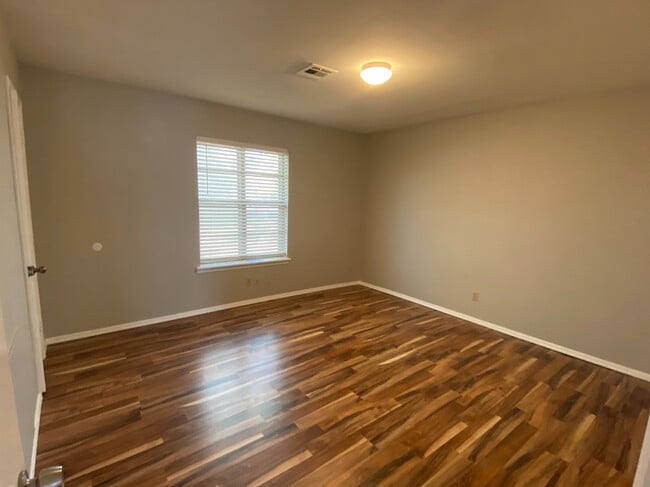 Building Photo - 12639 E 34th St