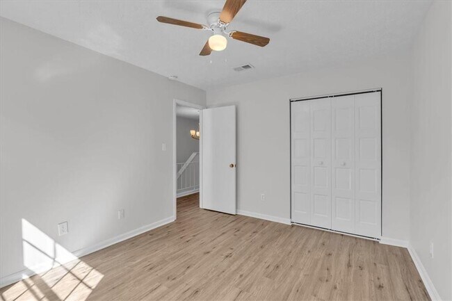 Building Photo - 2613 Stratford Ln