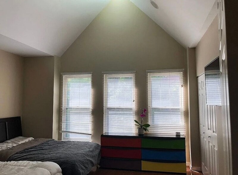 Building Photo - 842 W 15th Pl