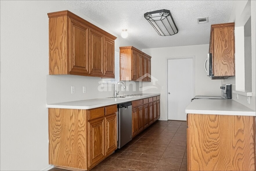 Building Photo - 12229 Rolling Ridge Dr