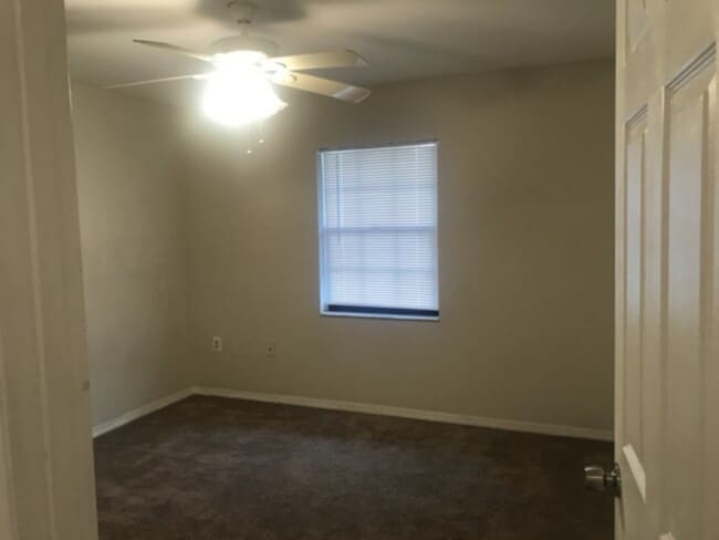 Building Photo - "Charming 2-Bed Condo Retreat in St. Cloud...