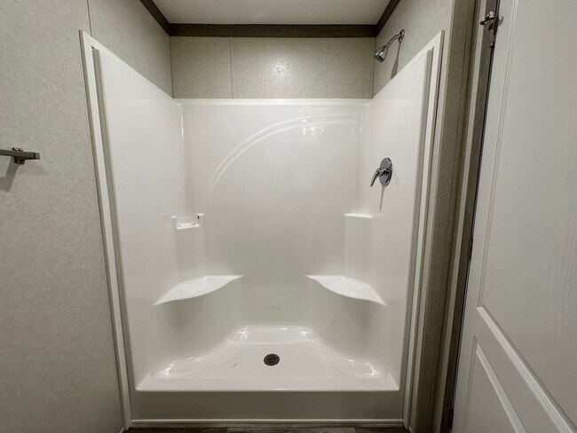 Building Photo - 5691 Windjammer Ct