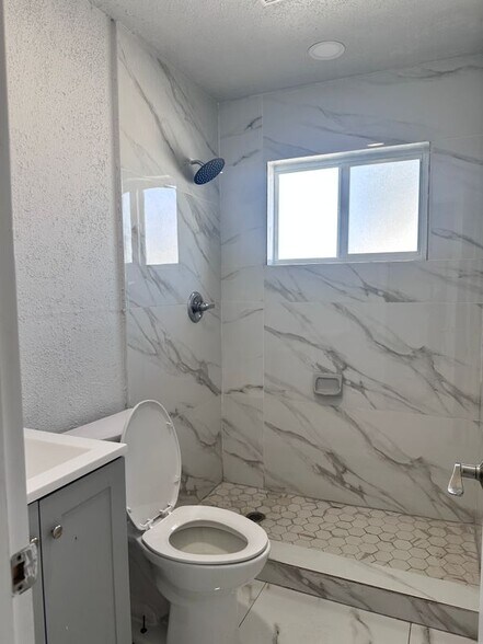 Building Photo - 410 NW 33rd St