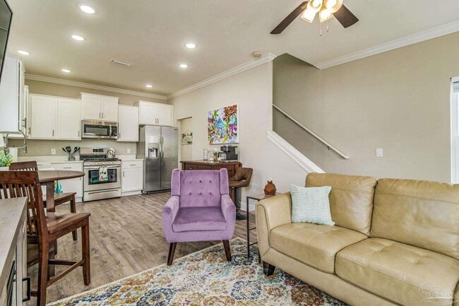 Building Photo - 1002 W Main St