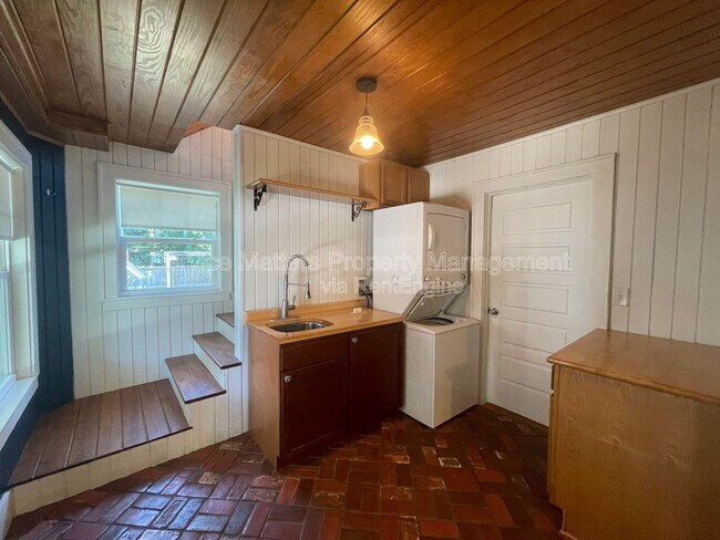 Building Photo - 2318 N 17th Ave