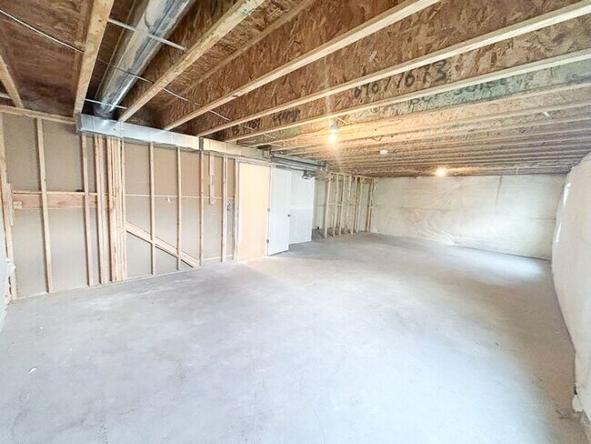 Building Photo - 414 W Snowberry Dr