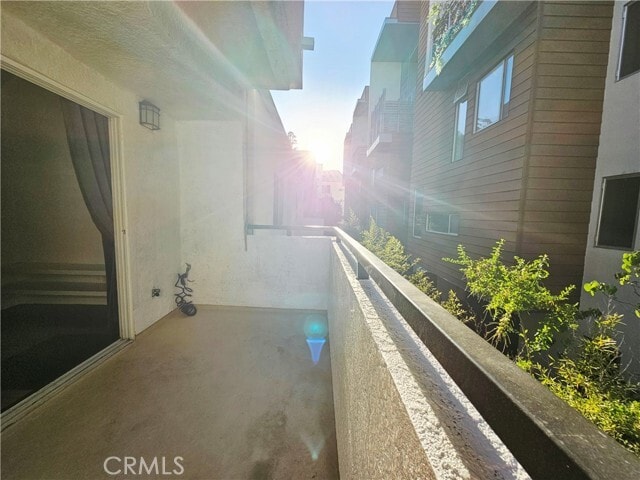 Building Photo - 156 S Oak Knoll Ave